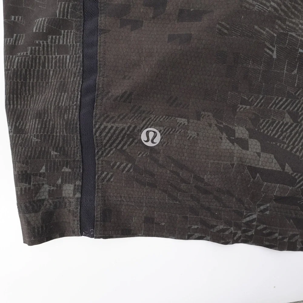 Lululemon Pace Breaker Lined Digital Camo Athletic Shorts Black Mens Large